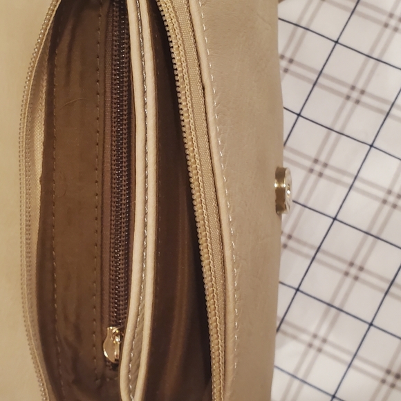 Handbag - Picture 3 of 7